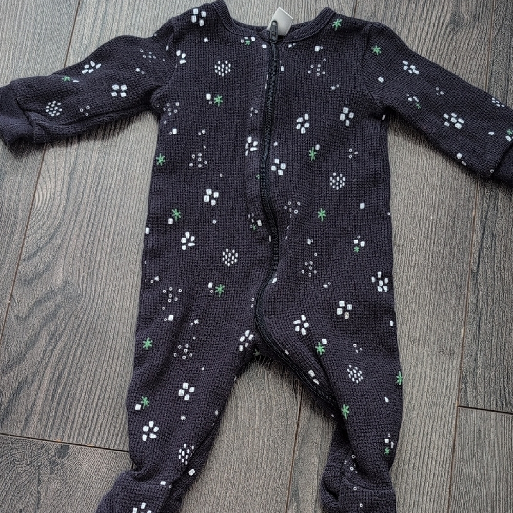 Petit Lem Black and Green Patterned Footie